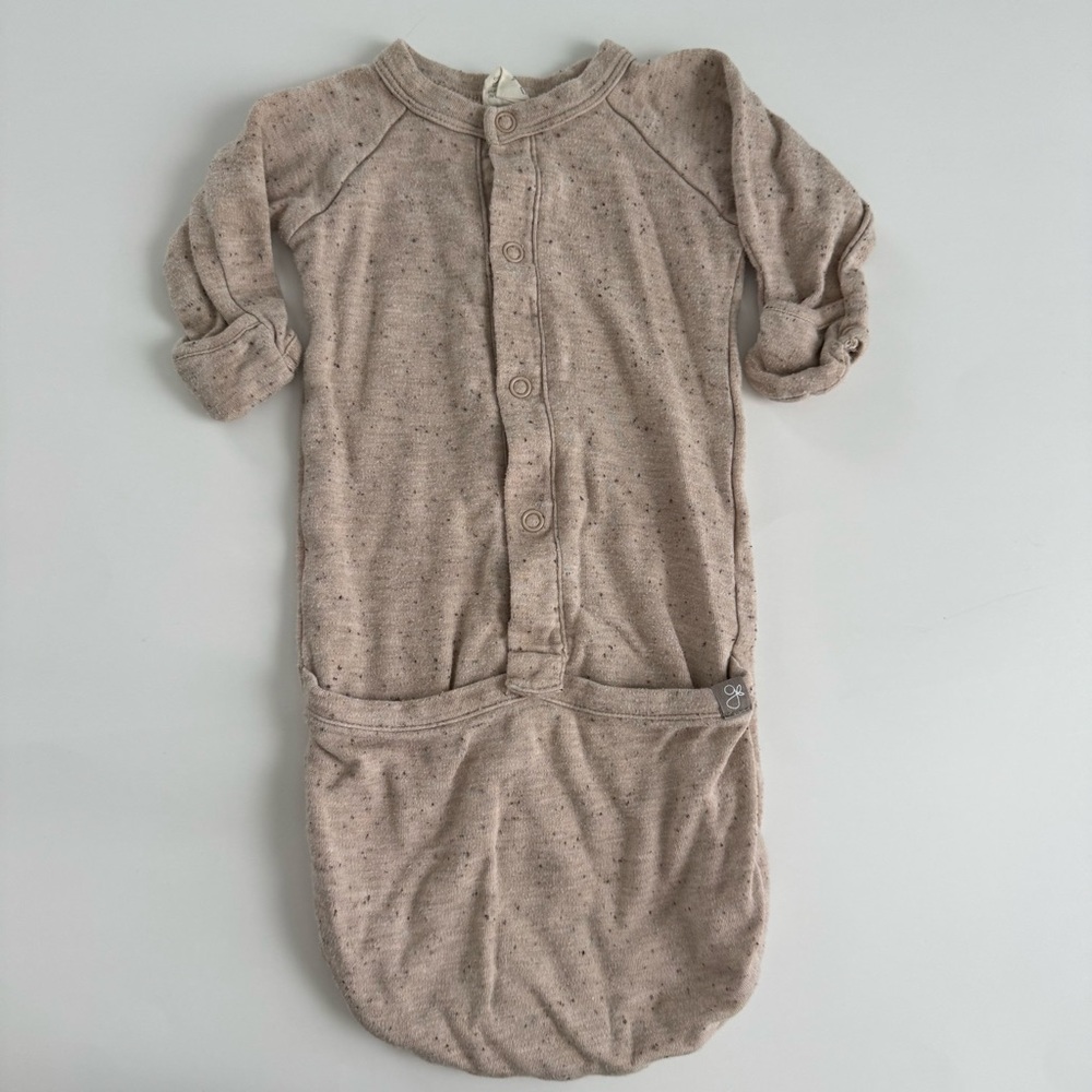 Goumi speckle gown 0-3m